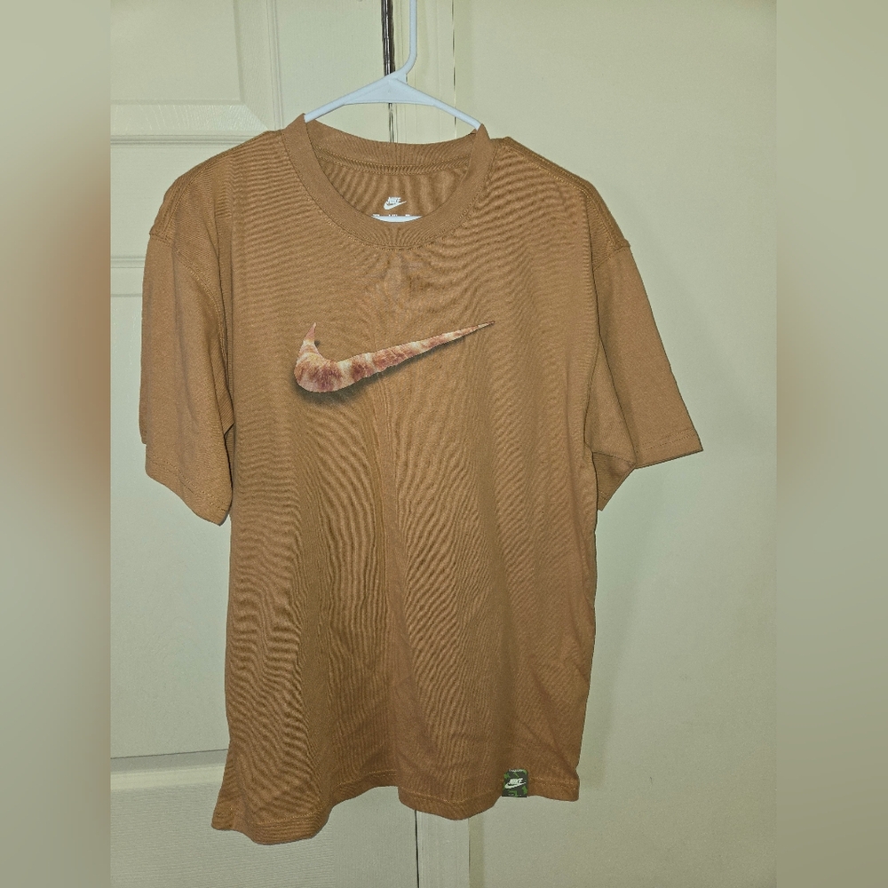 NWT Nike Max90 Croissant Tshirt - Picture 5 of 9